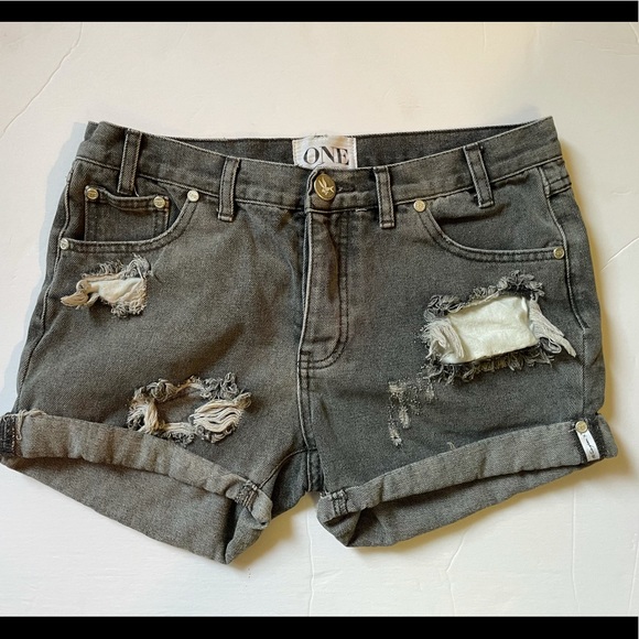 OneTeaspoon faded gray rolled distressed shorts. - Picture 5 of 5